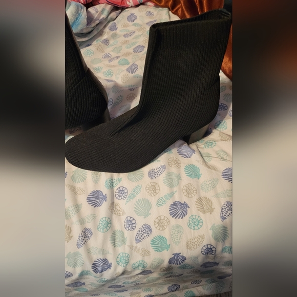 Black Sweater booties - Picture 4 of 5